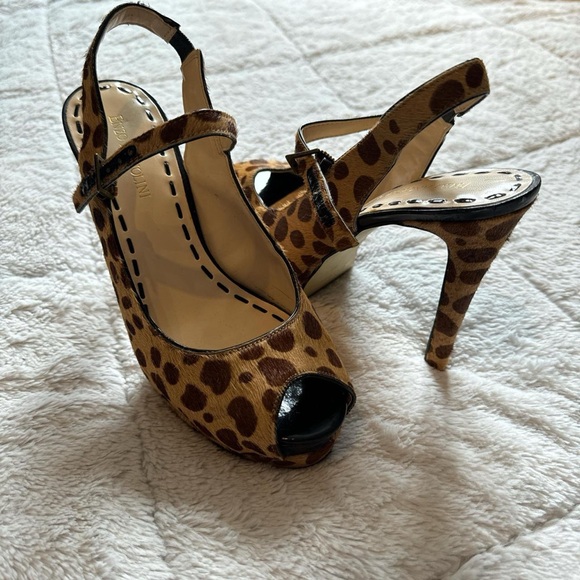 Leopard print high heels - Picture 2 of 3